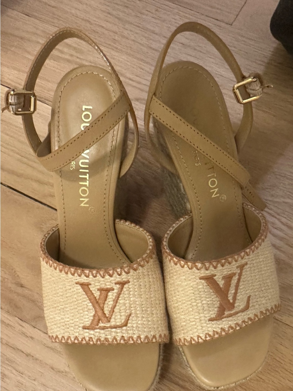Never Worn!!!!!!    Louis Vuitton Mare Wedge Sandal in Beige and Natural